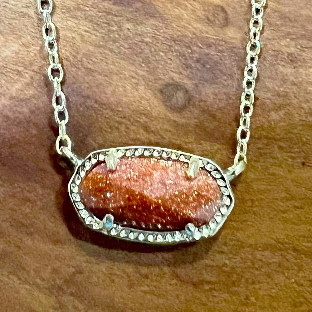 Kendra Scott necklace